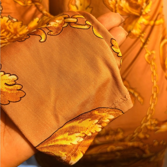 Chic Long Sleeve Dress in Gold and Brown - Picture 4 of 4